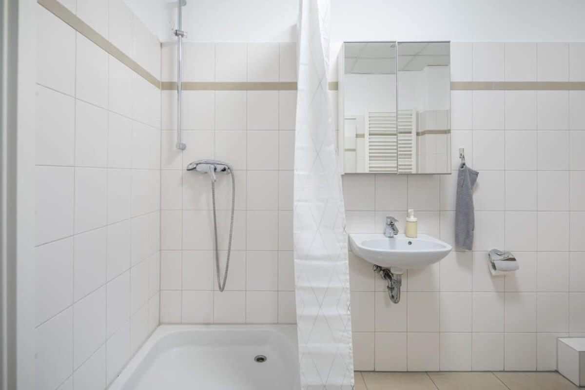 Cosy 2 Room Apartment In Hamburg Hammerbrook Exteriör bild